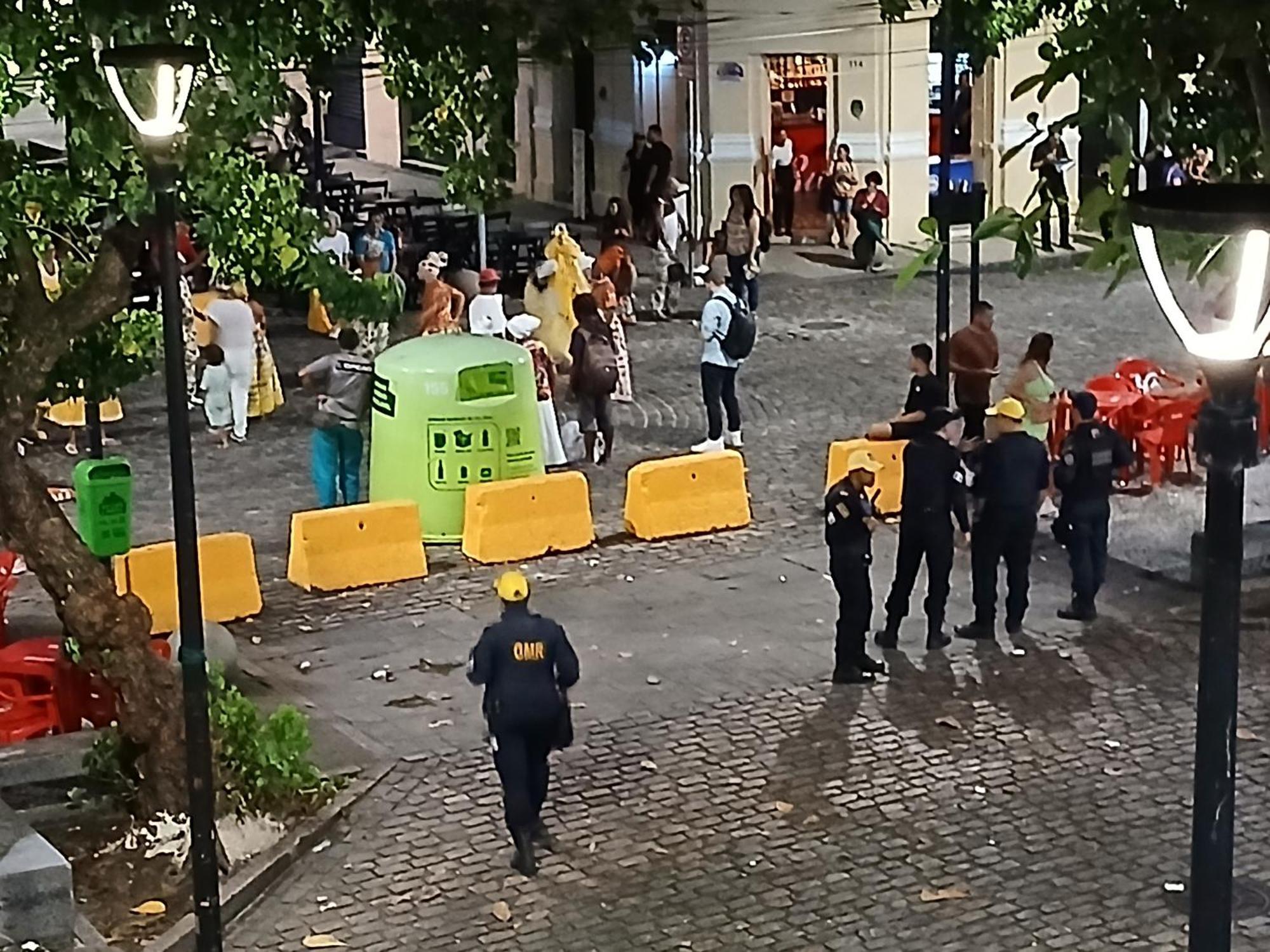 Mangue Oranje - No Bairro Do Antigo - Old Town